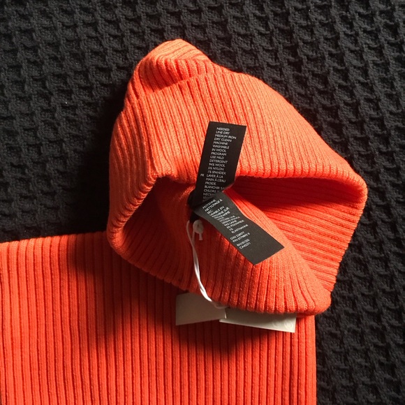 NWT Orange COS Beanie + Infinity Scarf - Picture 3 of 3